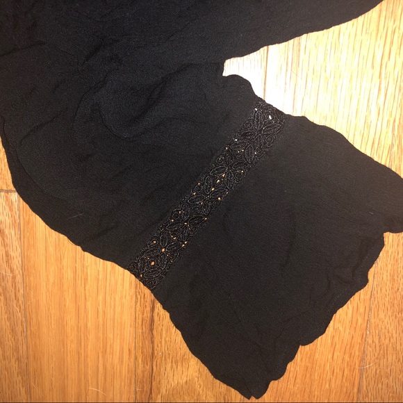 Black crop off the shoulder peasant top - Picture 5 of 6